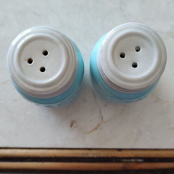Mason Jar Ceramic Salt and Pepper Shakers - Picture 2 of 7